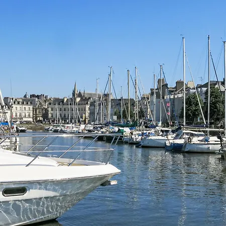 T2 Avec Balcon-calme Et Pres Du Port By Interhome Apartman Vannes