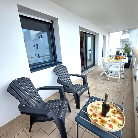 T2 Avec Balcon-calme Et Pres Du Port By Interhome